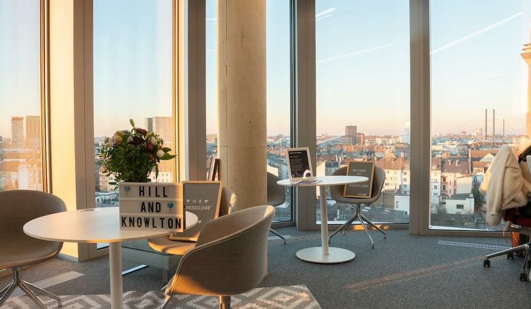 Die Agentur garantiert allen Trainees einen festen Job